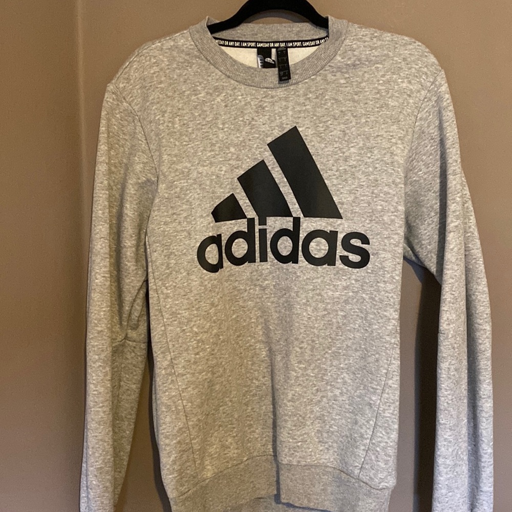 adidas sweatshirt size S
